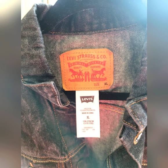 Levi Jean Jacket - Picture 2 of 3